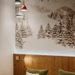 Hotelo Charite Otel