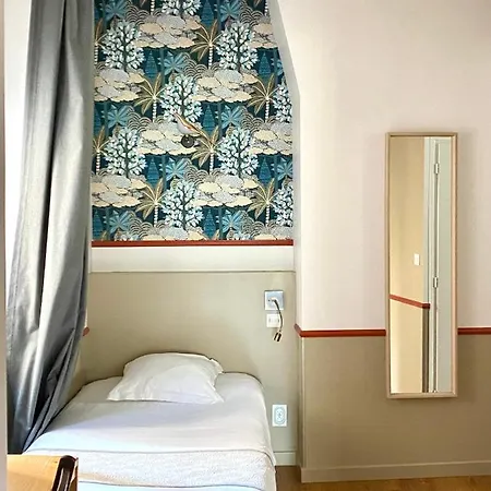 Hotelo Charite Отель 3*