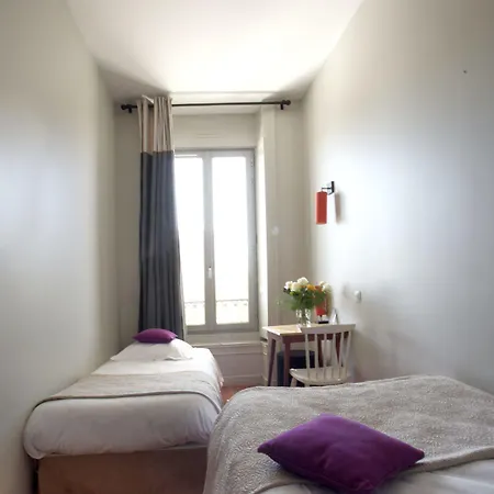 Отель Hotelo Charite Лион