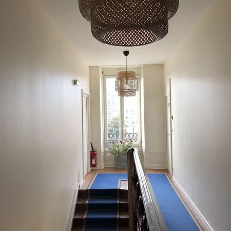 Hotelo Charite Отель