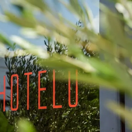 호텔 Hotelo Charite 3*