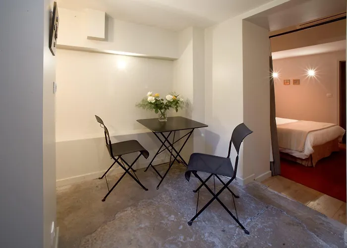 Hotelo Charité Hotel 3*